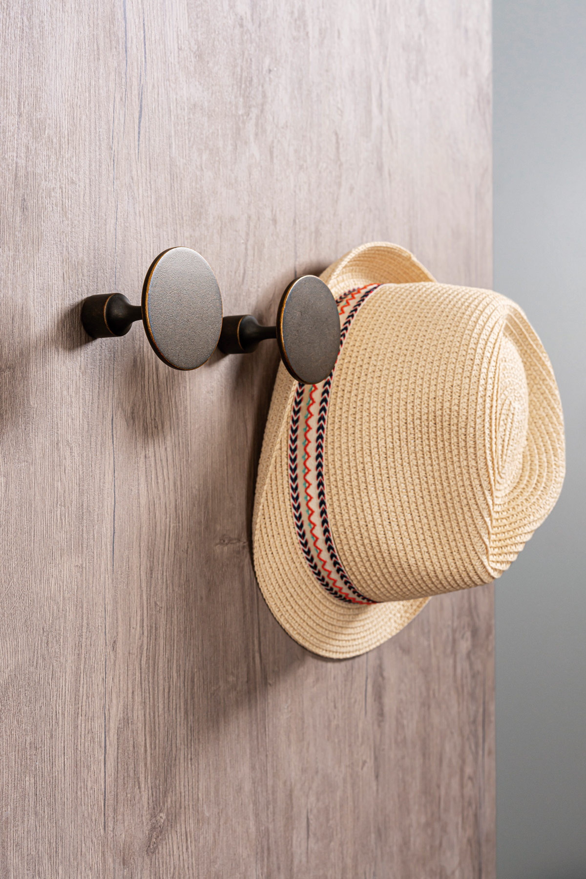 Floid wall hook pewter