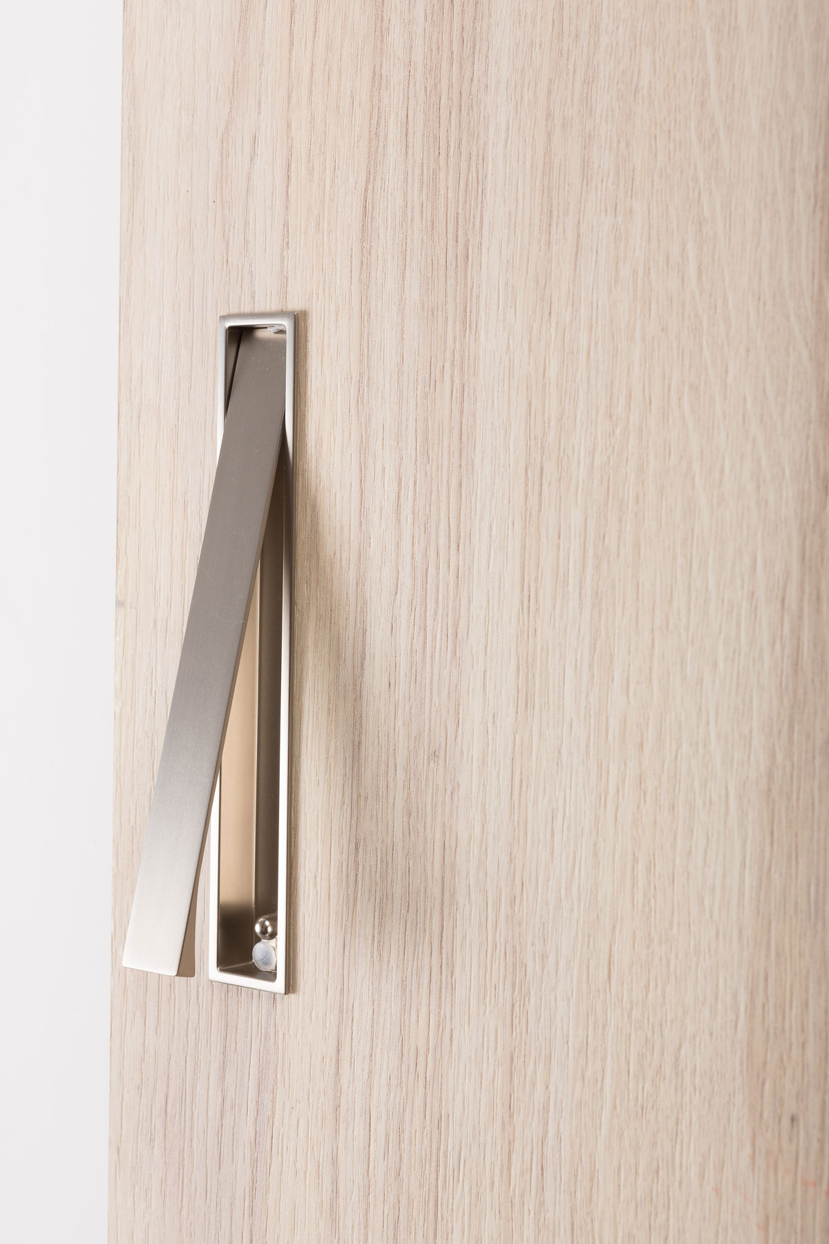 Clos chrome Handle