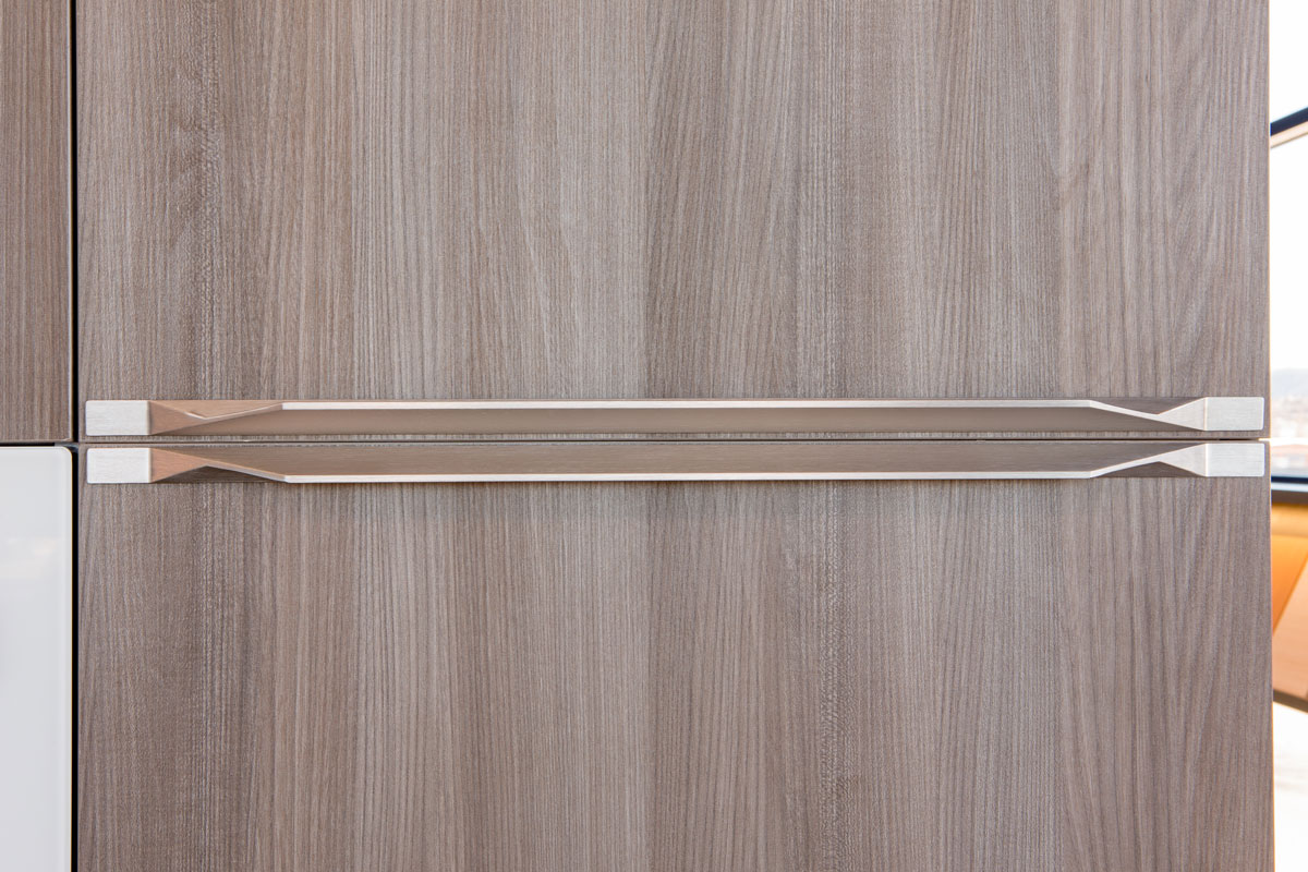 Tamm chrome Handle