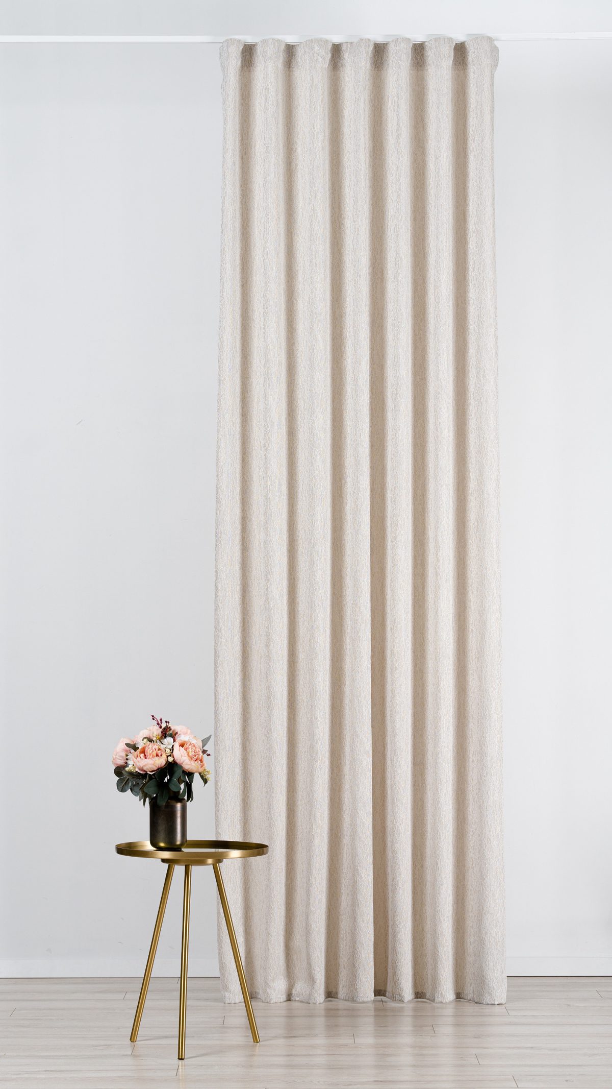 lamezza white colored material