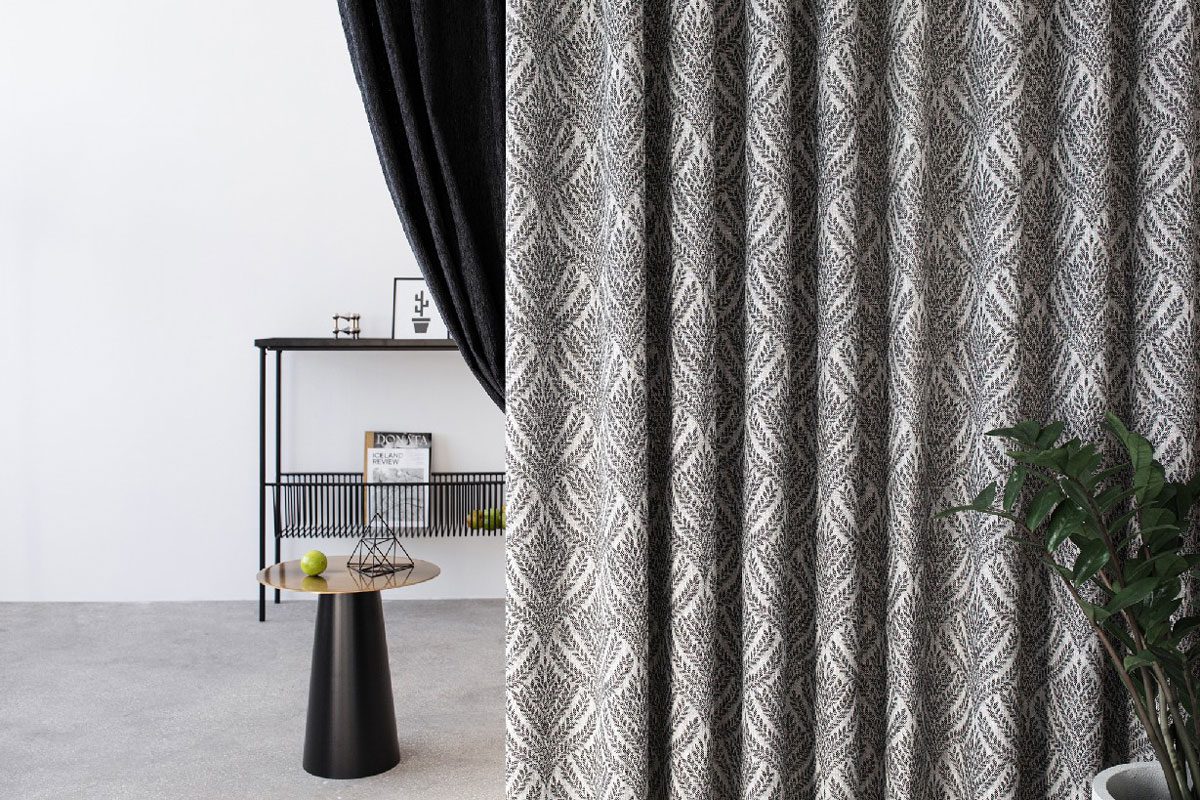peron black print curtain